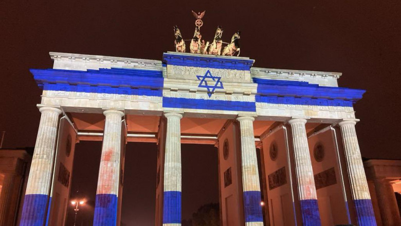 Photo of foto | Solidaritate cu Israel: Mai multe clădiri din întreaga lume au fost luminate în culorile drapelului israelian
